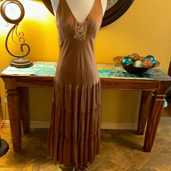 Elegant Copper Maxi Dress - Picture 2 of 7